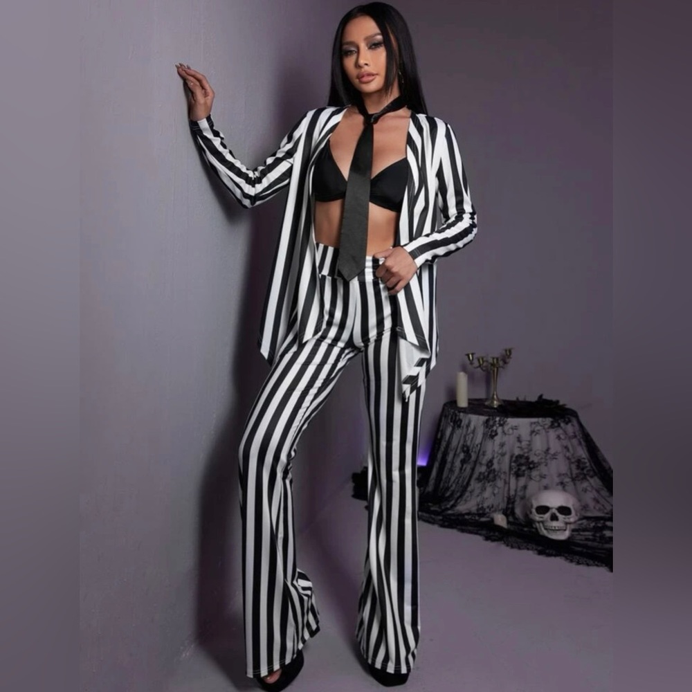 Women’s 2 Piece Black & White Long-sleeve Cardigan & Flared Jegging!